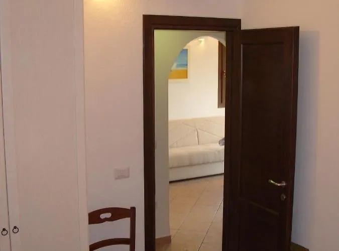 Casadelfaro Primo Piano 600mt Dalla Dom wakacyjny